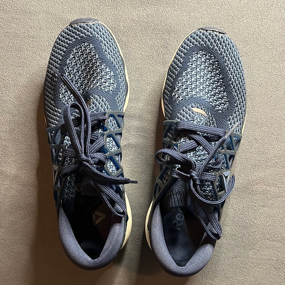 EUC Reebok Floatride Shoes size 8.5